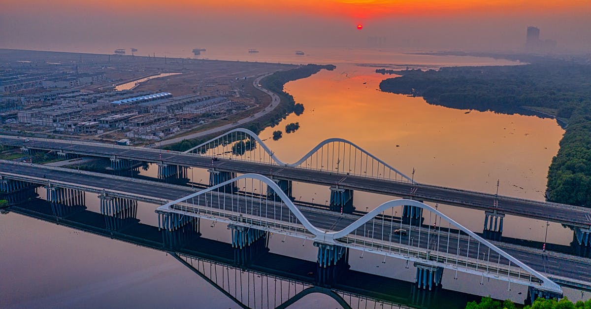 1 hour connection in Newark - Two Bridges During Golden Hour