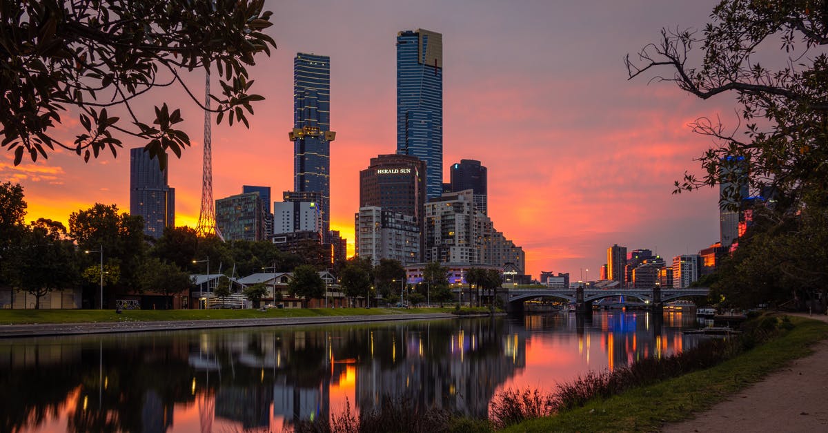 6 hours in Melbourne Airport, with bags! - City of Melbourne during Sunset