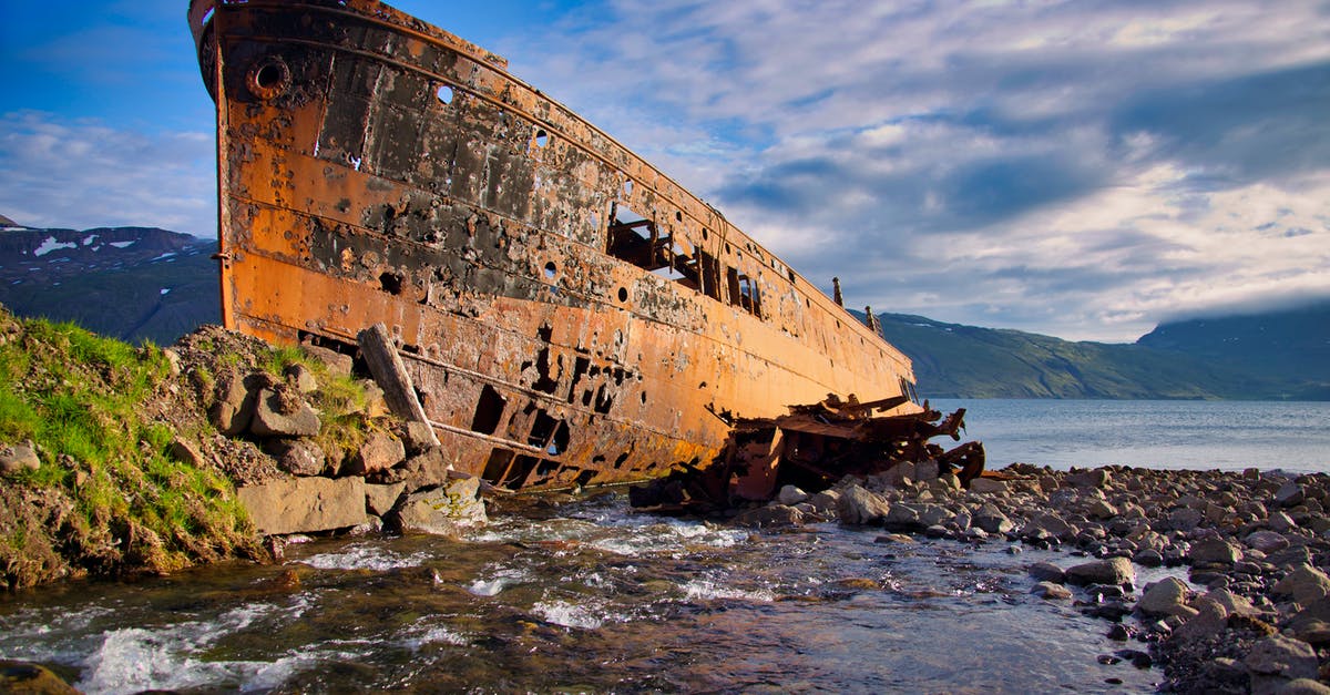 Abandoned theme parks in Iceland - Shipwreck on Shore