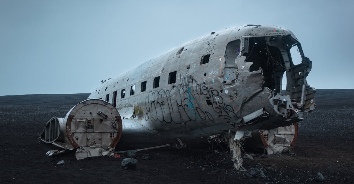 Abandoned theme parks in Iceland - Photograph of a Wrecked Airplane