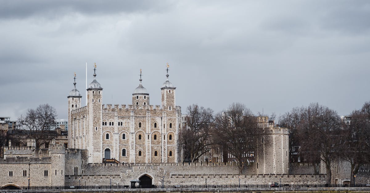 Alternatives to National Express in the UK - Tower of London near river