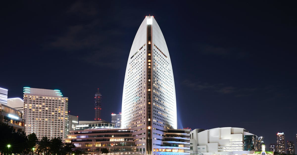 Alternatives to taxis in Japan - Night at Yokohama Seashore