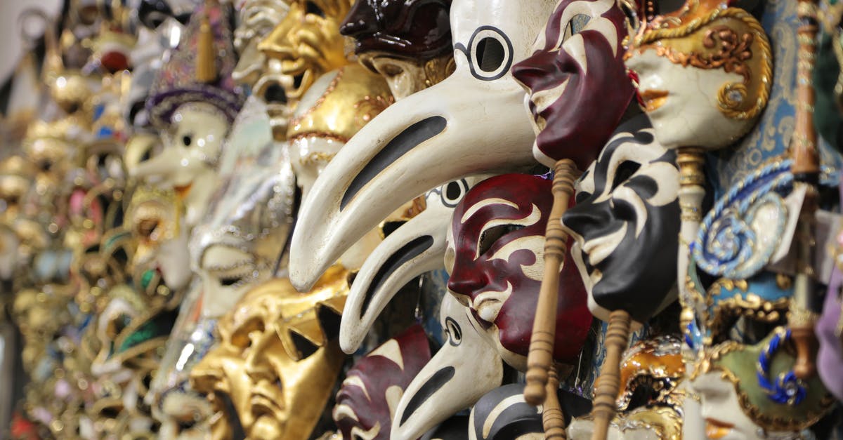 Apps to find local events - Venetian traditional masks for sale in stall