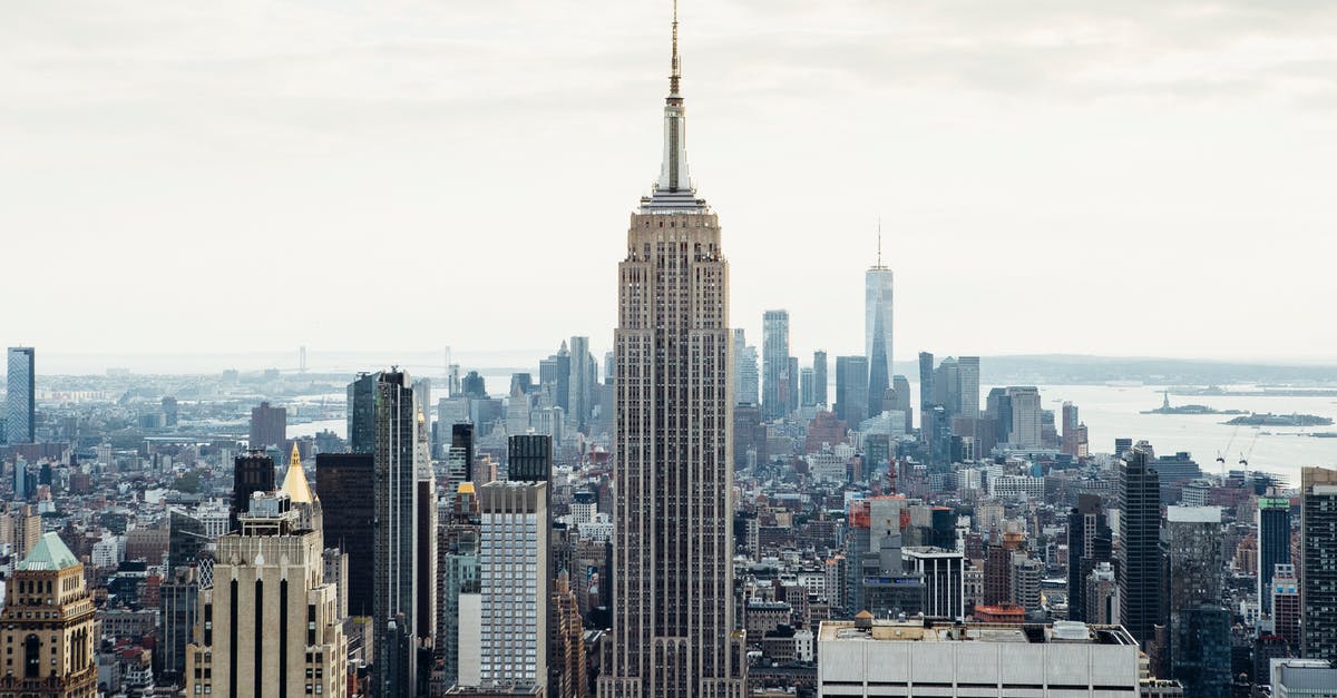 Are DSLR cameras permitted in the Empire State Building? - Empire State Building against sea in USA