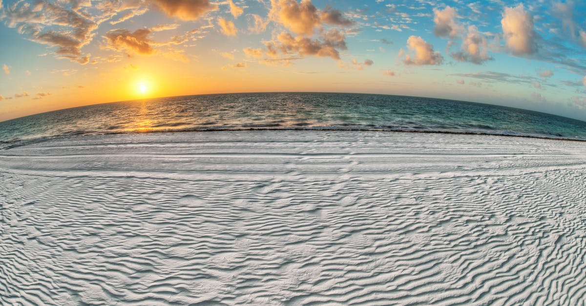 Are the Guatemala -> Mexico borders near Tapachula open? - Beach during Golden Hour