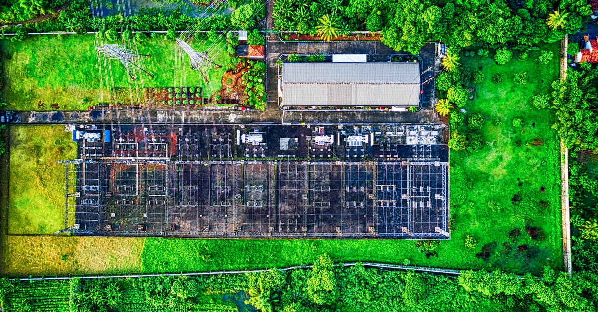 Are there any power outlets available in SNCF's Intercités de Nuit? - Aerial Photography of Houses and Trees