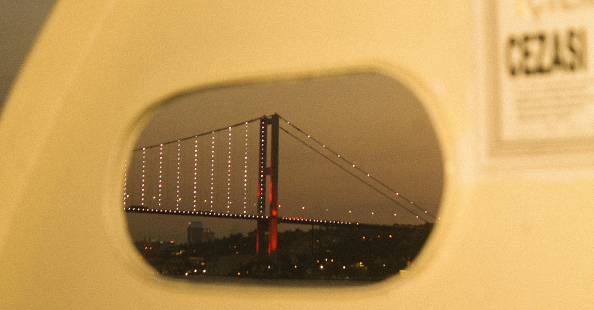 Are there electrical outlets in Amtrak California Zephyr bedrooms? - View of Golden Gate Bridge on Window