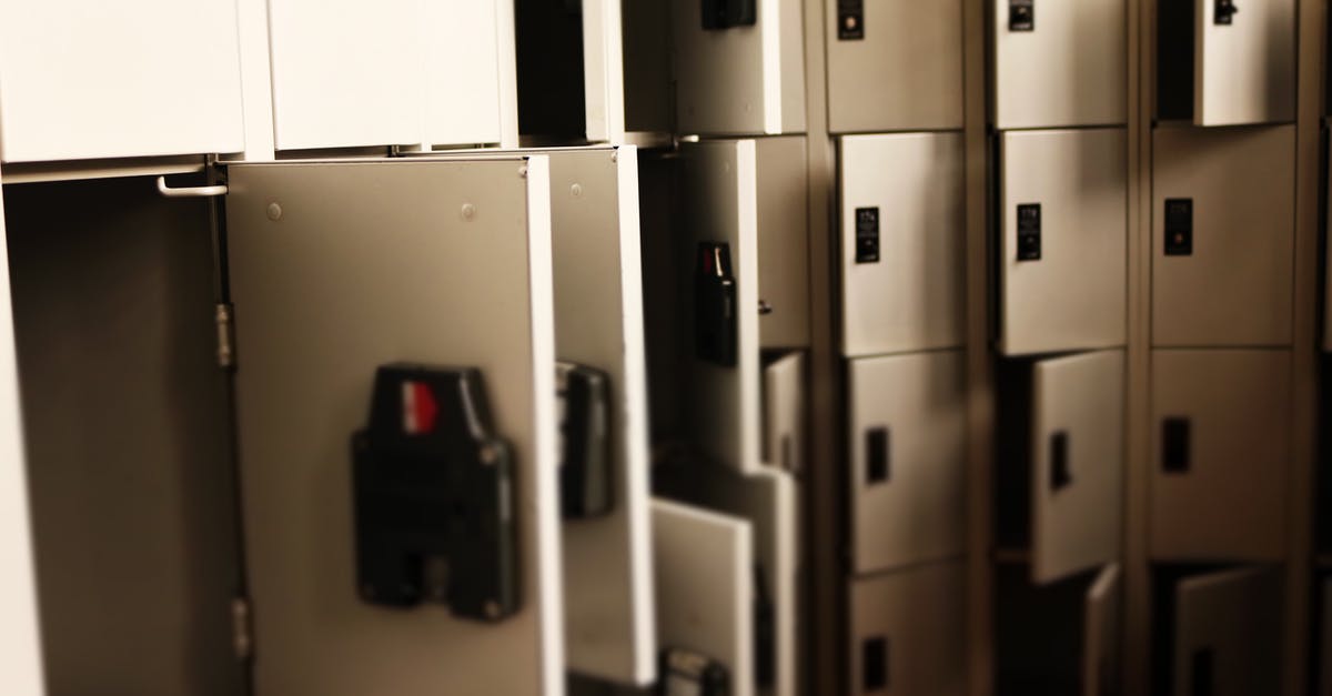 Are there luggage storage or lockers in Biarritz? - Grey Metal Lockers Is Open