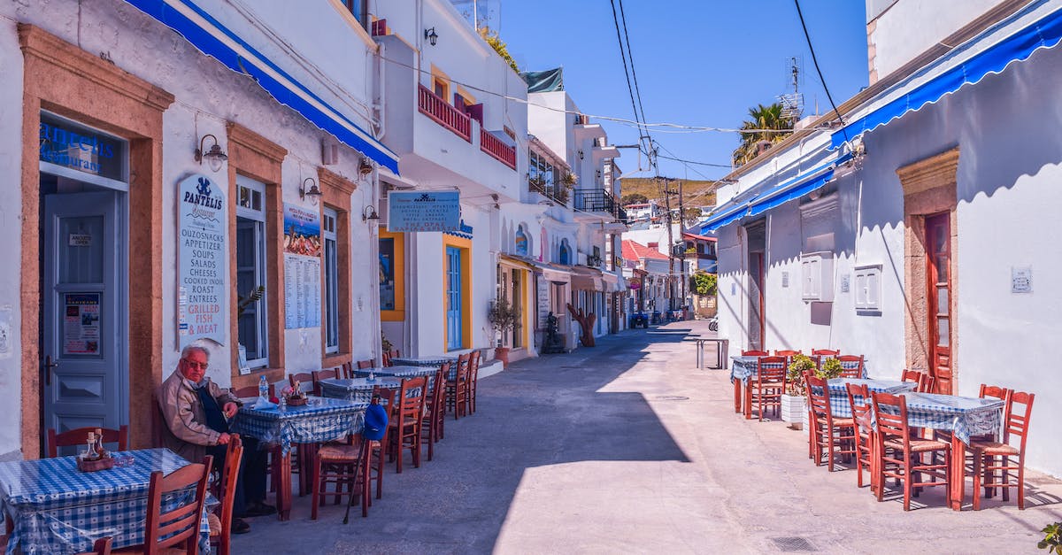 Are there restaurants or cafes with Wi-Fi in Shkodër, Albania? - Landscape Photo of Cafe