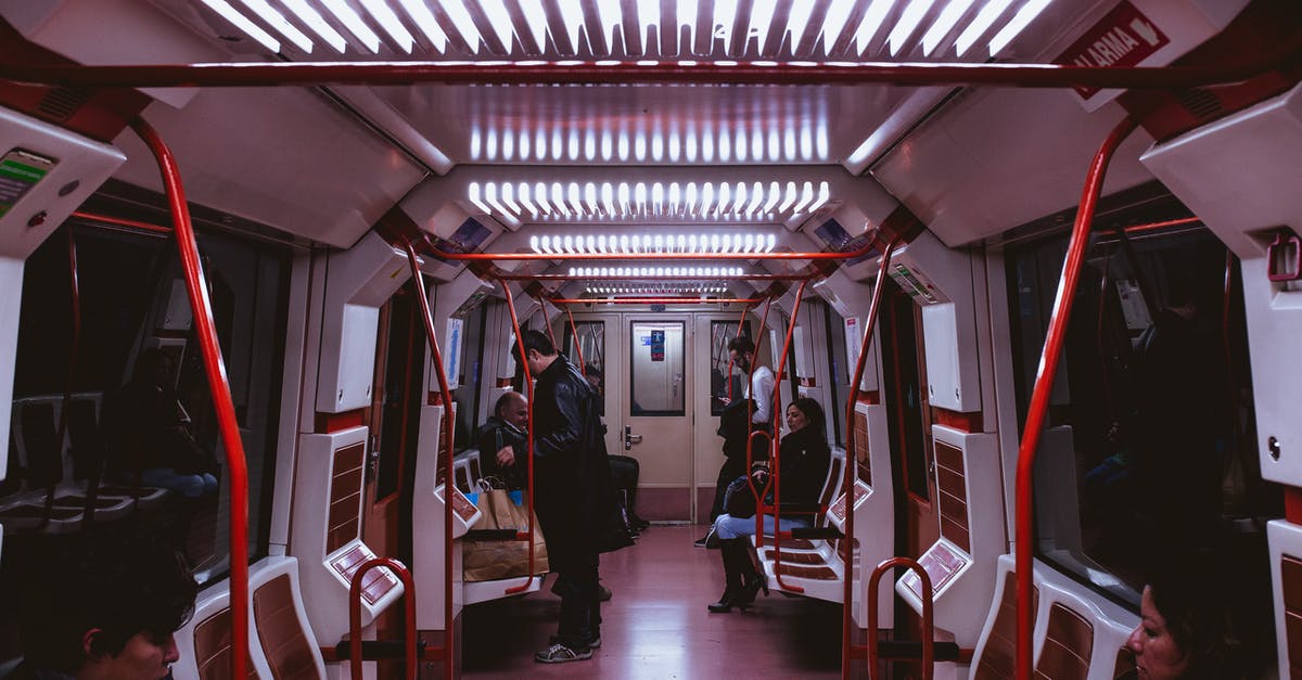 Are these Deutsche Bahn train seats side-by-side? - People On The Train