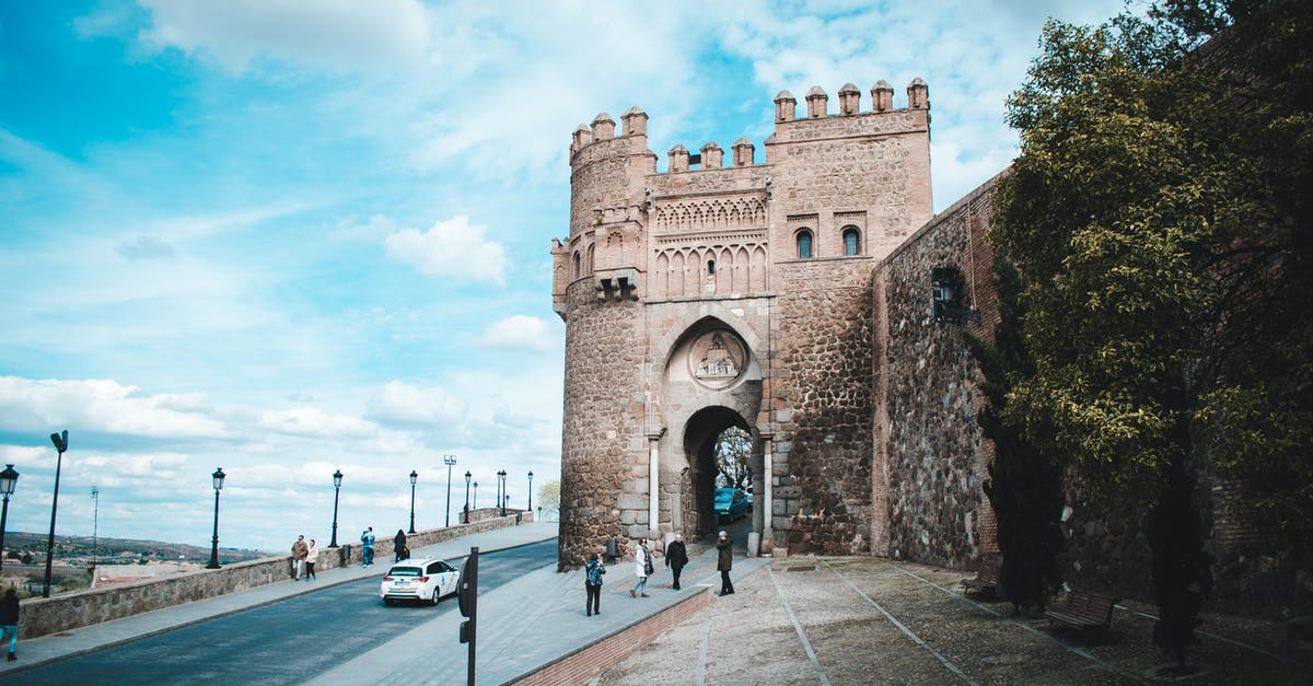 Australian with P2 license hiring car in Spain - City Gate in Toledo