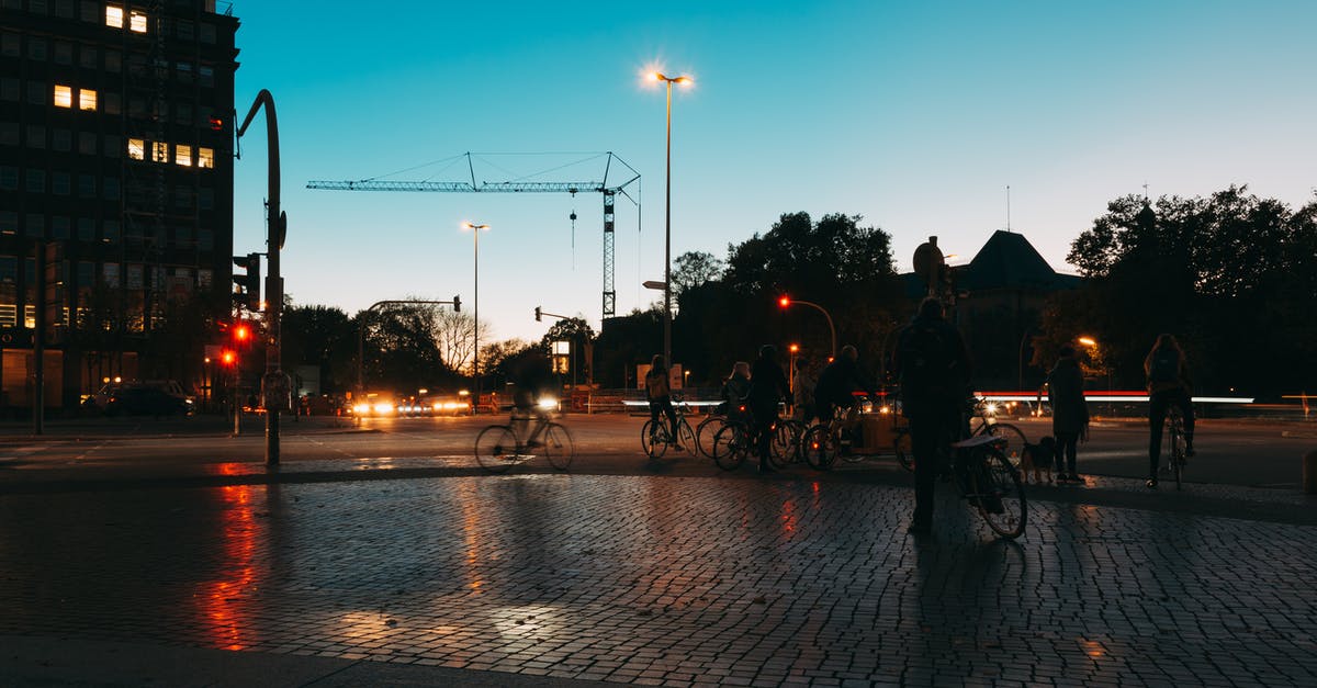 Bicycle travel through Italy: Recuperating a night by the road - Photo of Bicyclists at the Street