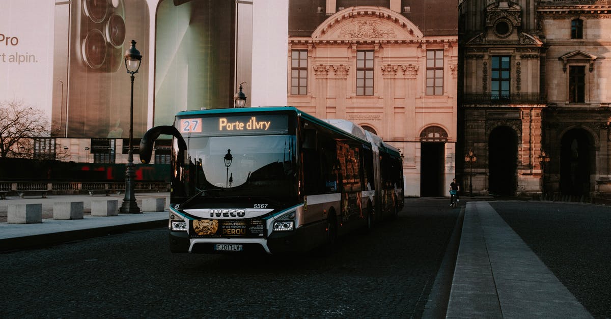 Boquete to Panamá by bus on 3rd March - Green and Black Bus on the Road