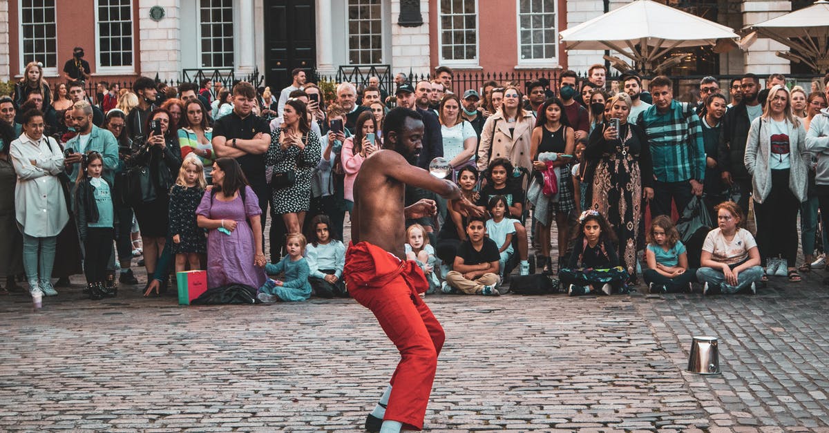 Can foreign tourists see Pakistani dancing girls? - Man in Red Pants Dancing