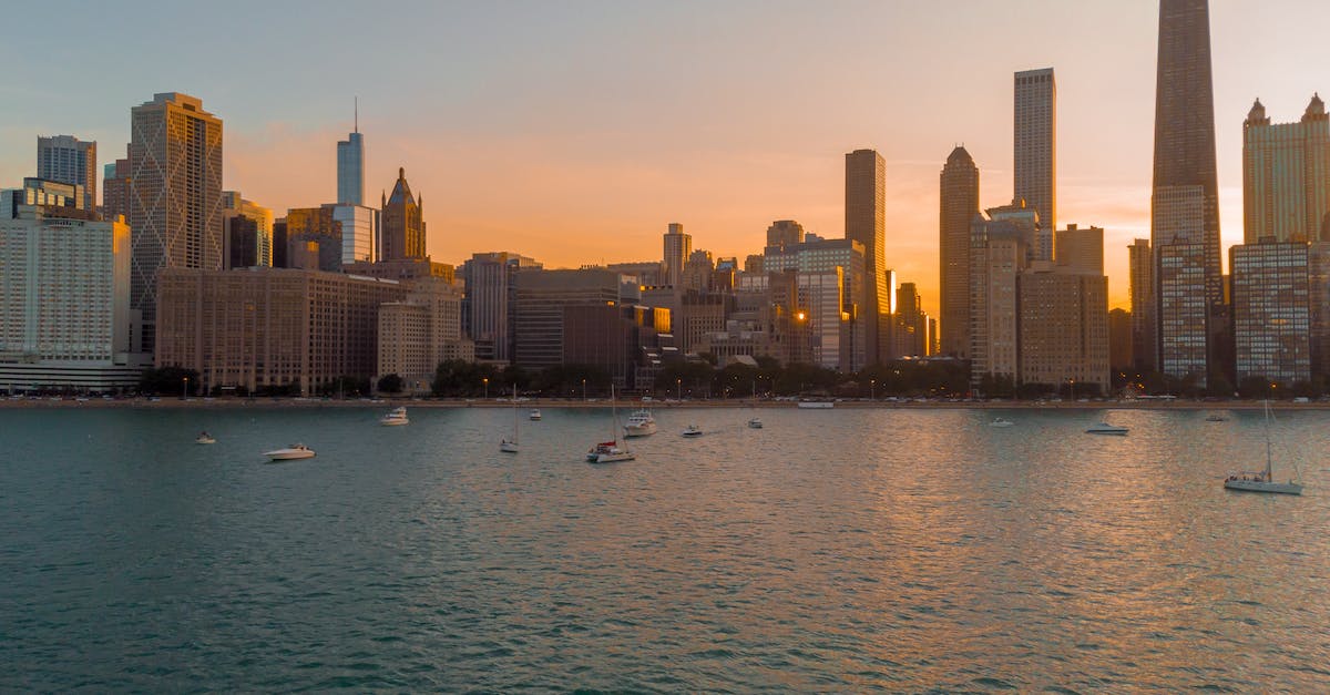Can I visit Chicago during a 5.5 hour layover in O'Hare? - Sunset Photography of City