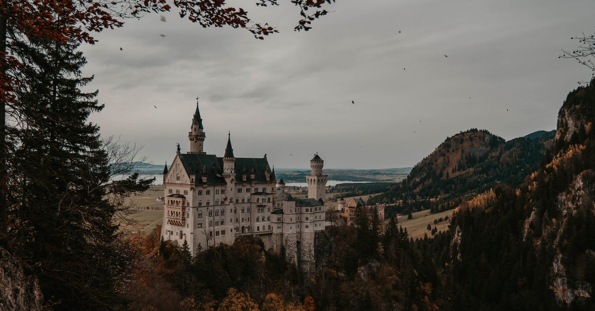 Castle on my wallpaper - where is it? - Neuschwanstein Castle in Bavaria, Germany 