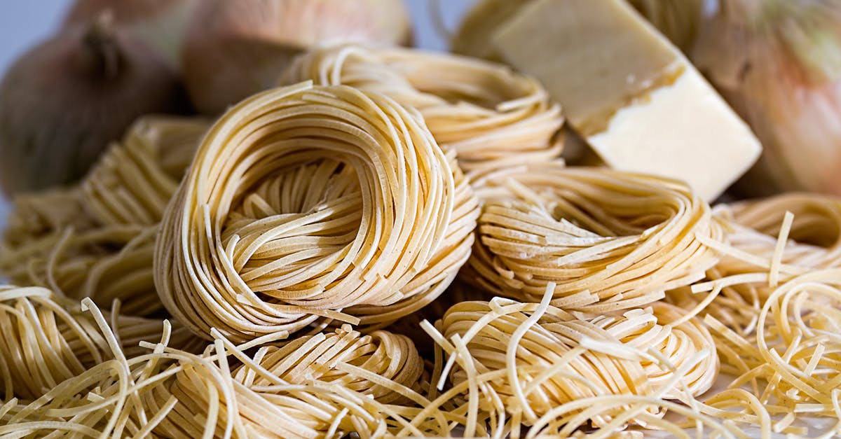 Convention d'Accueil [closed] - Yellow Pasta Beside Onions