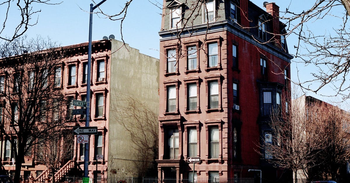 Crime statistics of New York City neighbourhoods - Brown Concrete Structure Under Sunny Sky