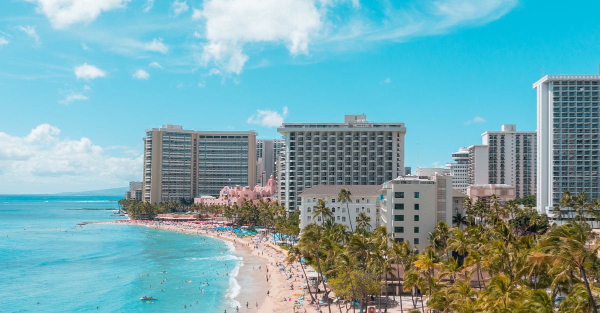 Do beaches / beach resorts in Cebu employ lifeguards? - People in the Waikiki Beach