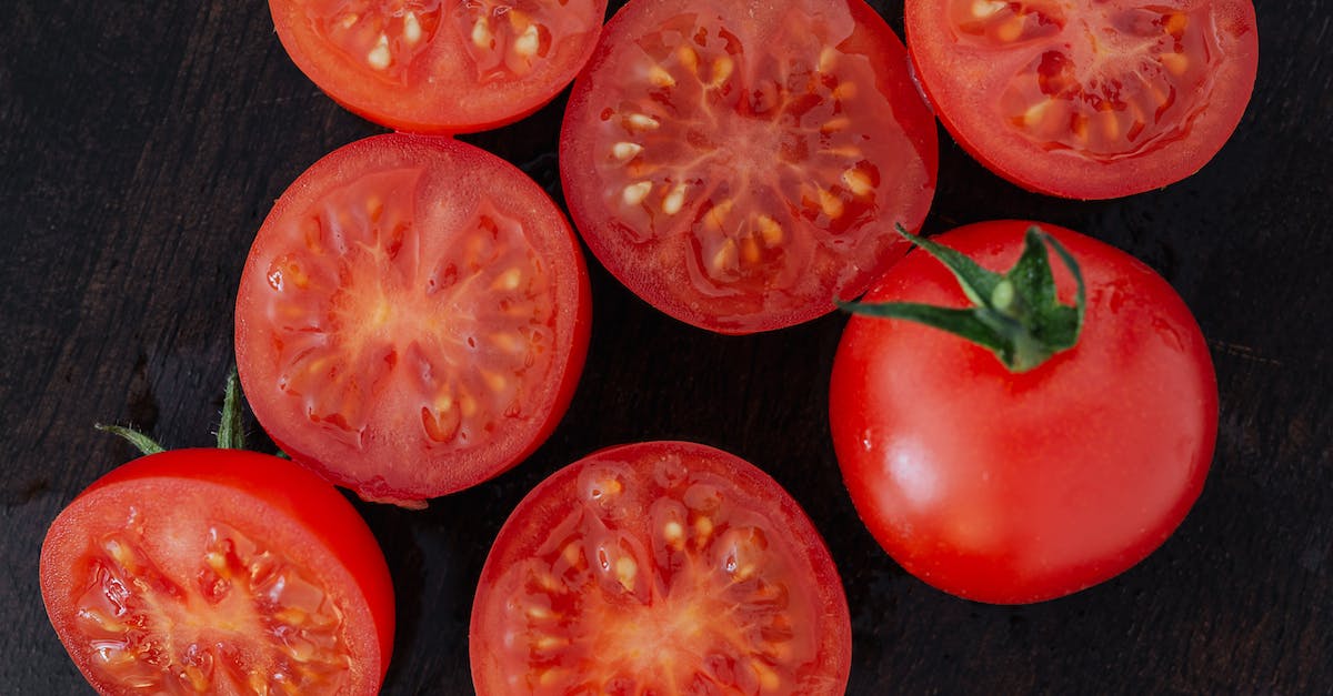 Do seasonal flights from Trondheim to Edinburgh, London, or any other part of the UK exist? - Halves of tomatoes and whole tomato on cutting board Do seasonal flights from Trondheim to Edinburgh, London, or any other part of the UK exist? - Halves of tomatoes and whole tomato on cutting board