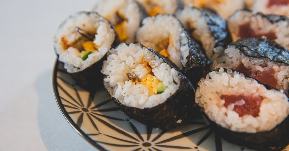 Do they serve sushi on flights? - Traditional Japanese rolls on plate