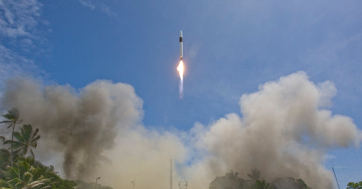 EU flight compensation distance for connecting flight - Cloud of smoke after rocket launch in spaceport