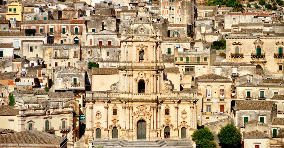 Free wifi situation in Italy - The Cathedral of Saint George in Sicily, Italy