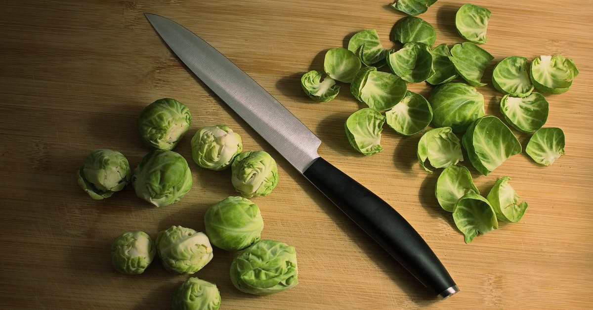 From Brussels to Rotterdam: Intercity or Thalys? - Knife with green Brussels sprouts