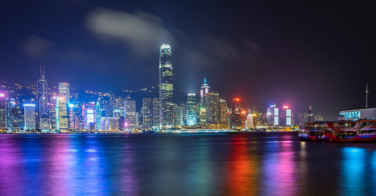 Hong Kong Airport - restricted/non-restricted areas - Photo of Skyline at Night