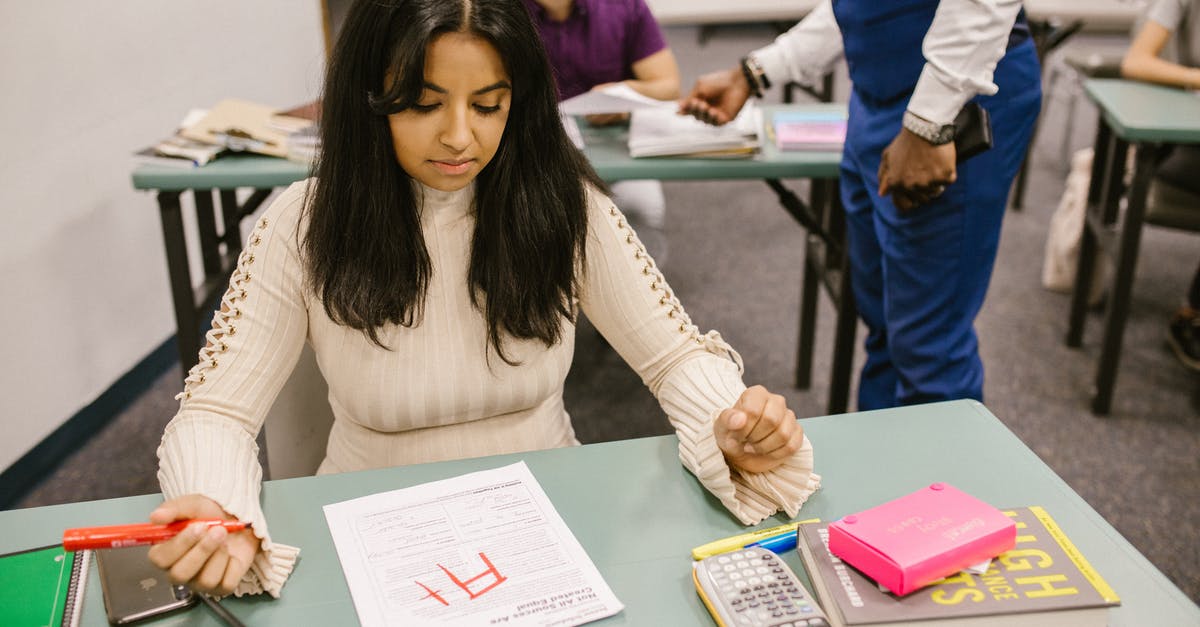 How much is Complement de Parcours? - Student Getting A+ Mark in Her Exam