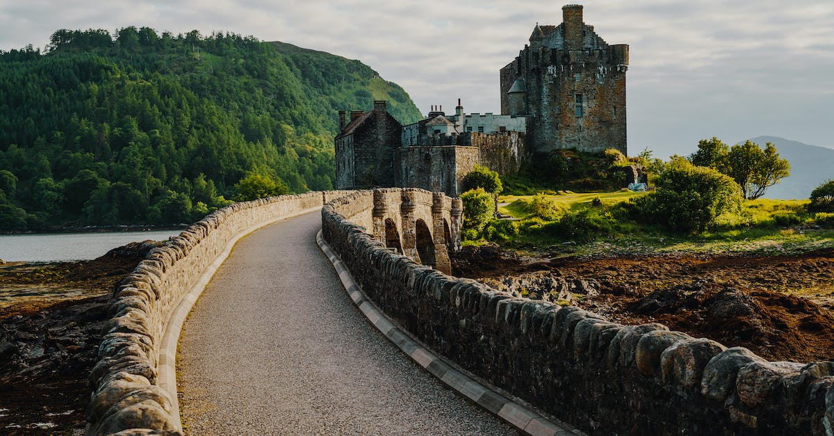 How to travel between castles in the Loire valley? - View of a Road and a Castle