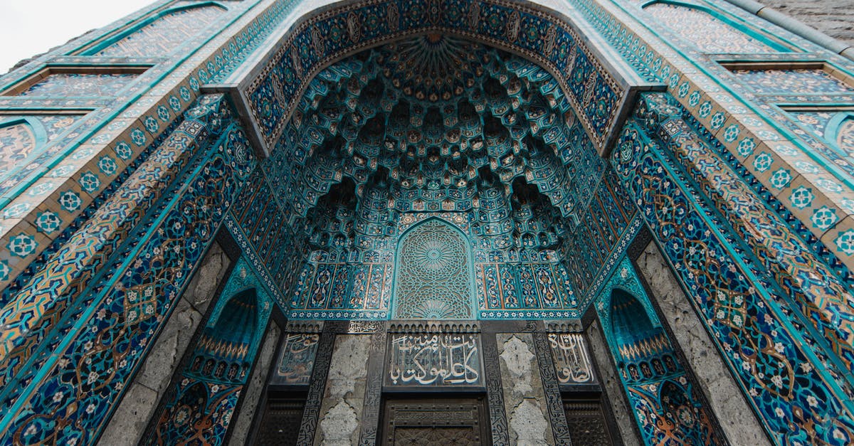 Identifying a community in Russia -  Facade of Saint Petersburg Mosque in Russia