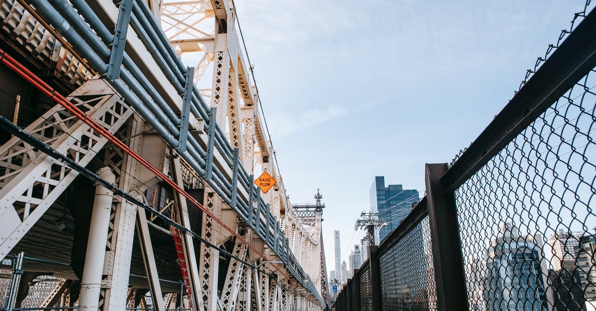 In what states is the left lane only for passing? - Pedestrian lane on Queensboro Bridge