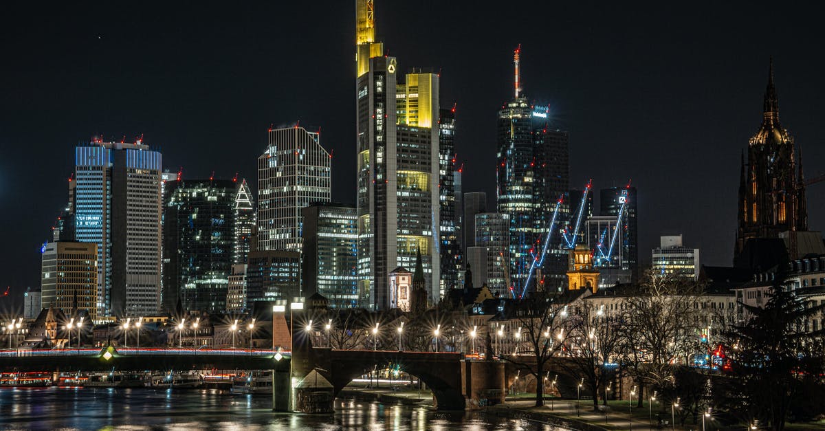 Is 1h25m enough to connect at Frankfurt am Main Airport? - Frankfurt City at Night