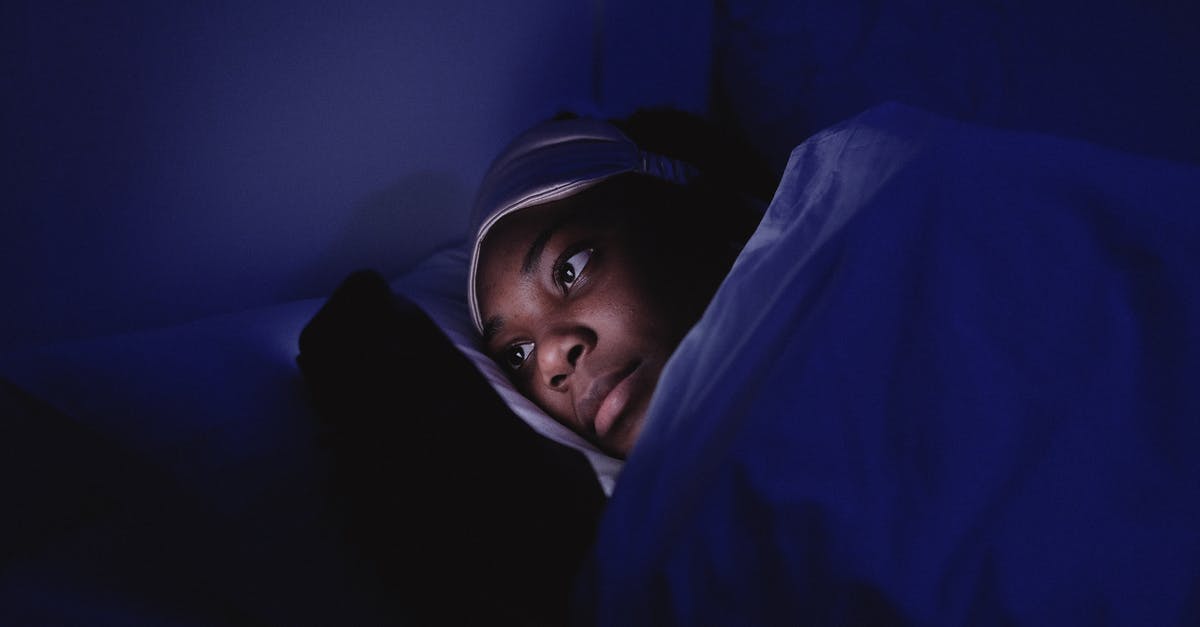 Is a 13-hour layover in the middle of the night enough time to go see Buckingham Palace? - Woman Using a Cellphone during Bedtime Is a 13-hour layover in the middle of the night enough time to go see Buckingham Palace? - Woman Using a Cellphone during Bedtime