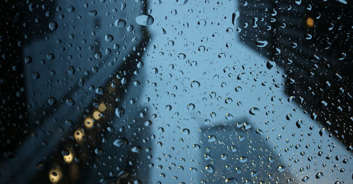 Is it possible to make last-minute reservations on the City Night Train? [closed] - Photography of Water Drops