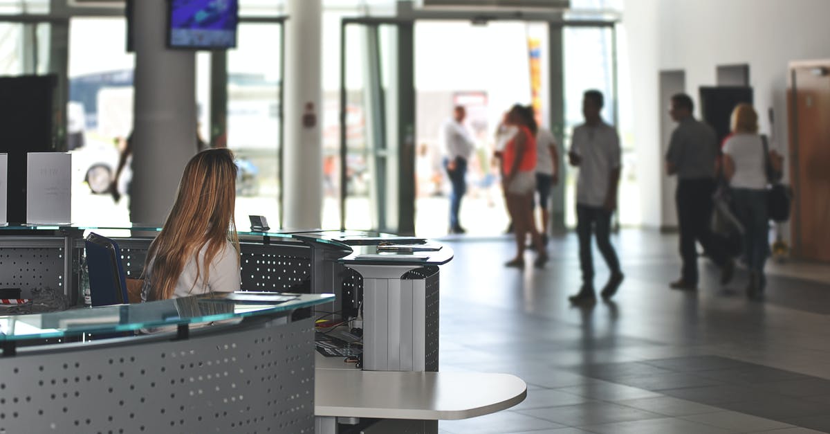 Is it true that people "can just take all the luggage off the airport conveyer belt and leave with it."? - White Sitting Behind Counter Under Television Is it true that people "can just take all the luggage off the airport conveyer belt and leave with it."? - White Sitting Behind Counter Under Television