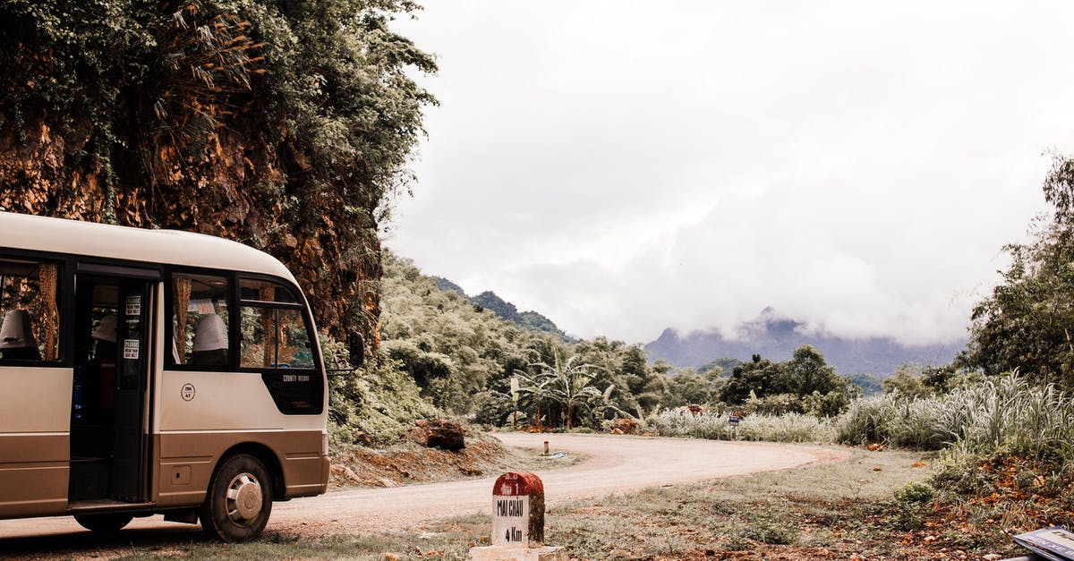 Is there a shuttle bus from Maastricht airport to Maastricht? - A Shuttle Bus on the Mountainside Road