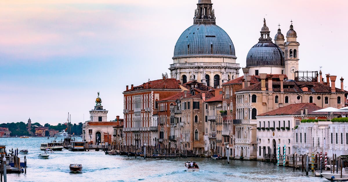 Is there any bus from Bergamo to Venezia (Italy)? - St. Mark's Basilica In Venice