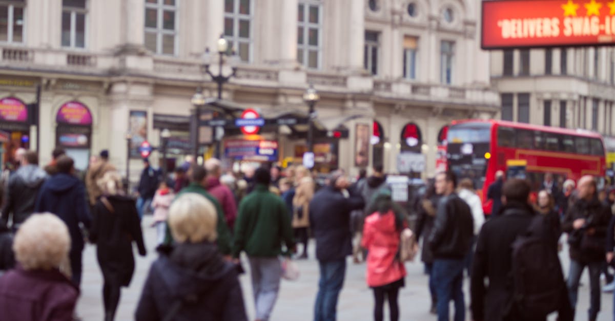 London flea market - People Waiting for Bus