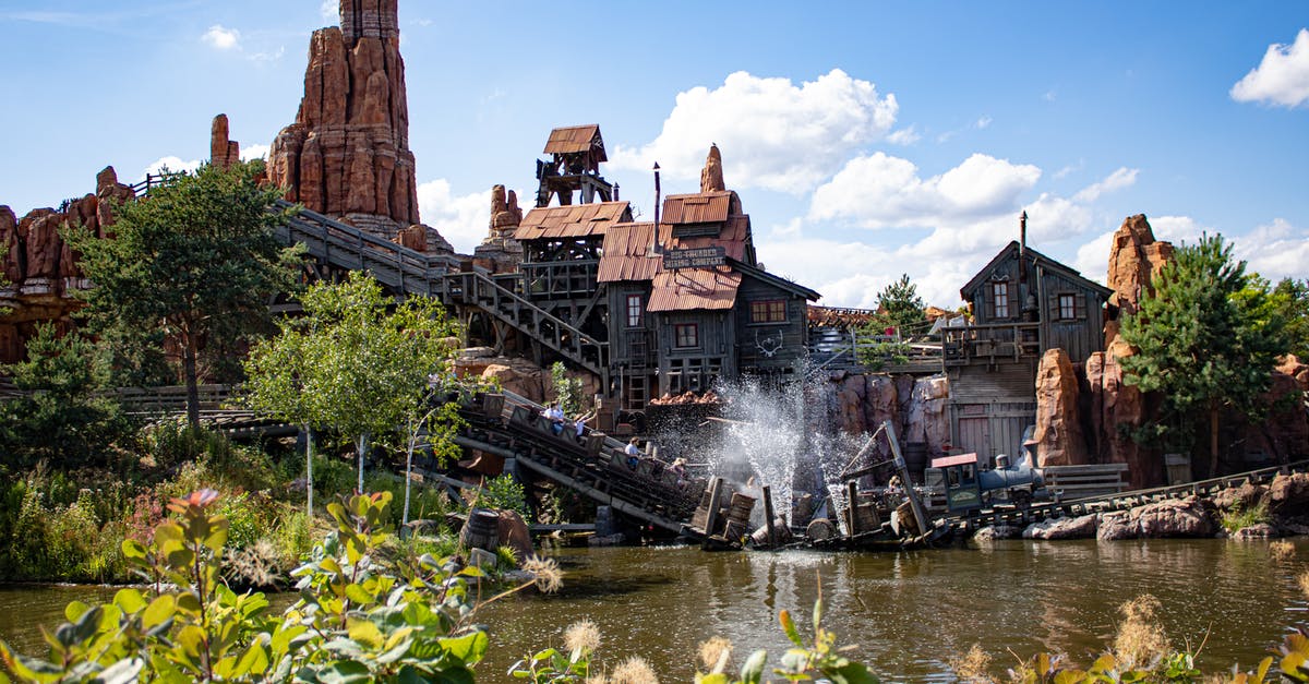 most popular rides at disneyland tokyo - Photo of a Theme Park Ride