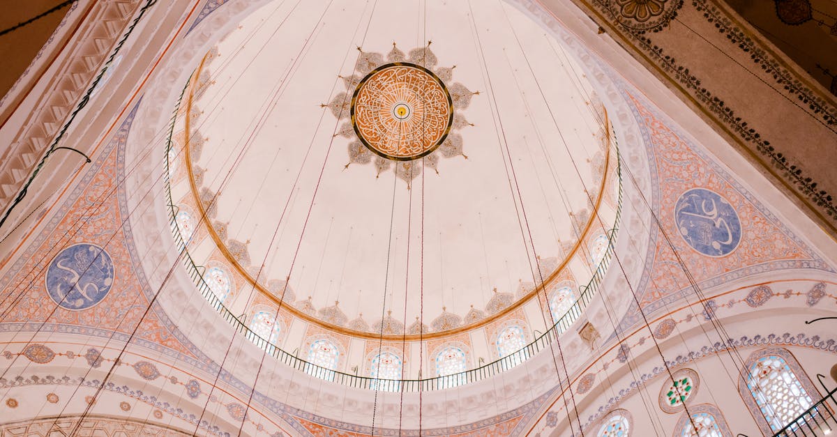 Overnight land-based travel from Istanbul (Turkey) to Skopje (Macedonia)? - Main dome with colorful ornamental elements in Blue mosque