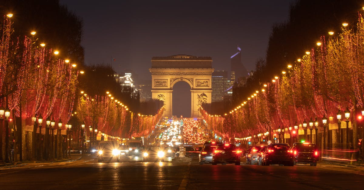 Paris in Jan Christmas decorations - Motor Vehicles on the Road