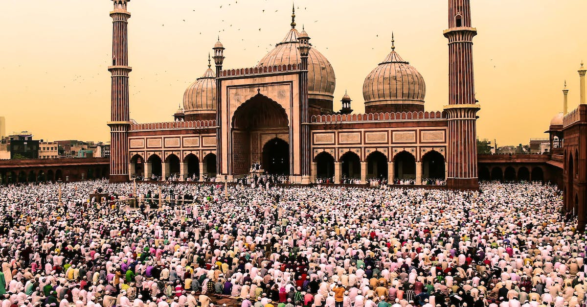 Possibility of praying in Masjid Al-Aqsa (Jerusalem) - Photo Of Crowd Of People Gathering Near Jama Masjid, Delhi