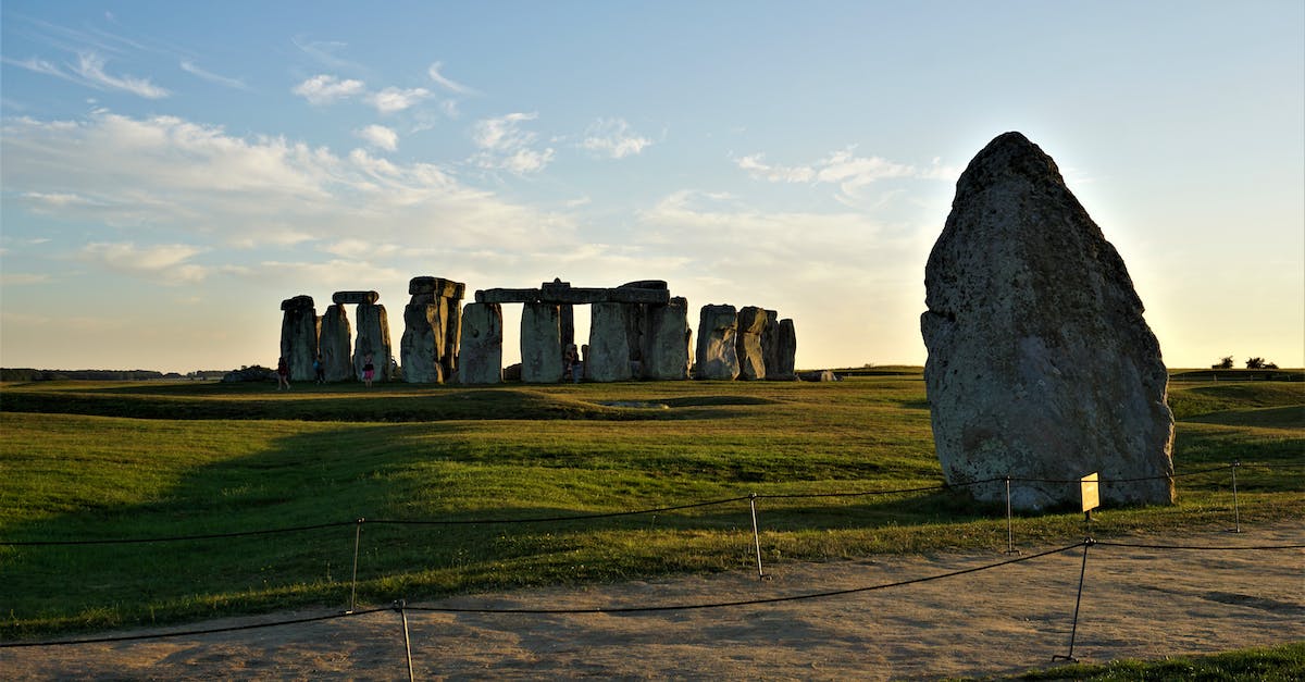 Prehistoric sites in England / British Isles - Photo of The Stonehenge Historical landmark in England