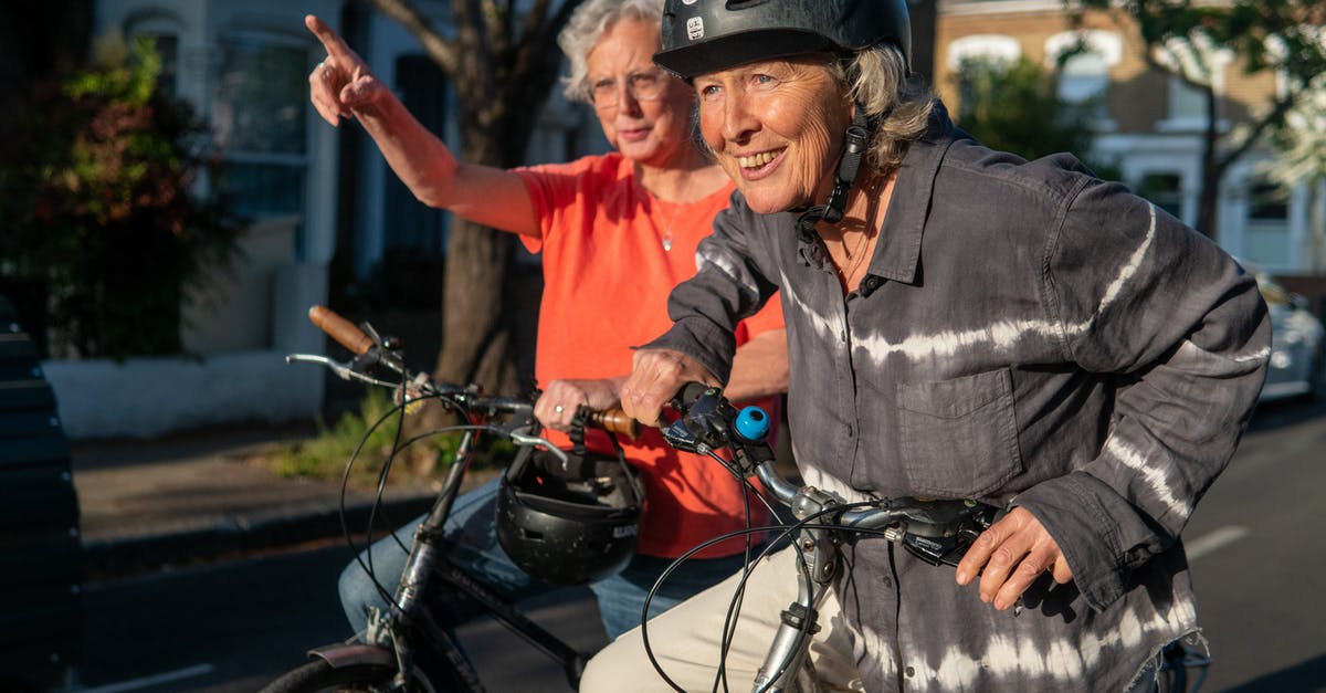 Renting bicycles in Leipzig - Older female couple together