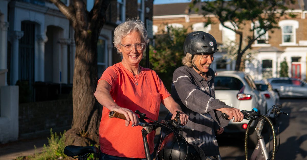 Renting bicycles in Leipzig - Older female couple together