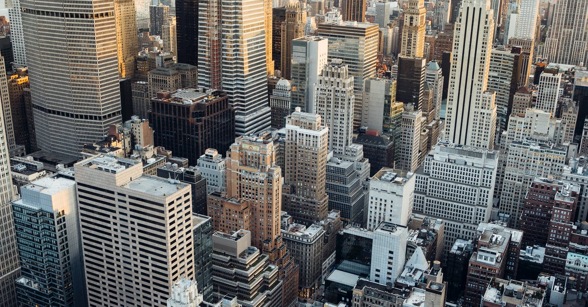 Rooftop bar in Manhattan? - Residential and commerce buildings placed in downtown of megapolis