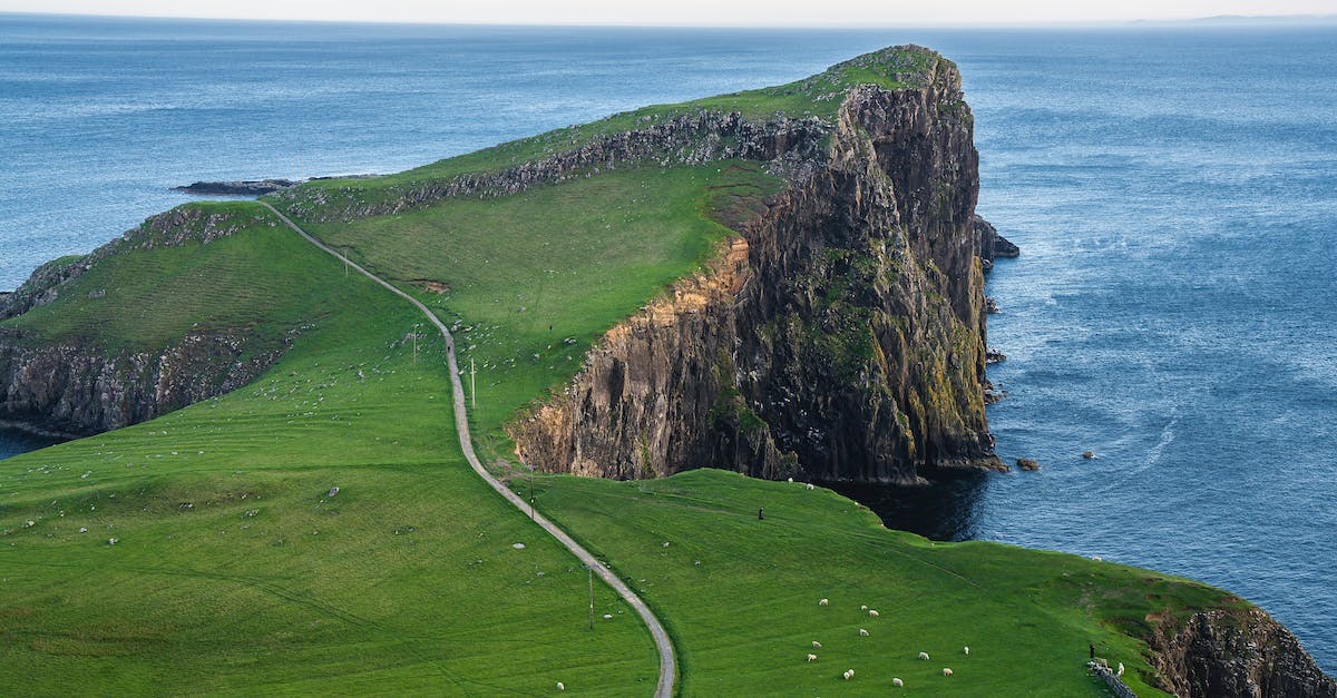 Scotland Buspass or Railpass - Neist Point Lighthouse on the Isle of Skye in Scotland