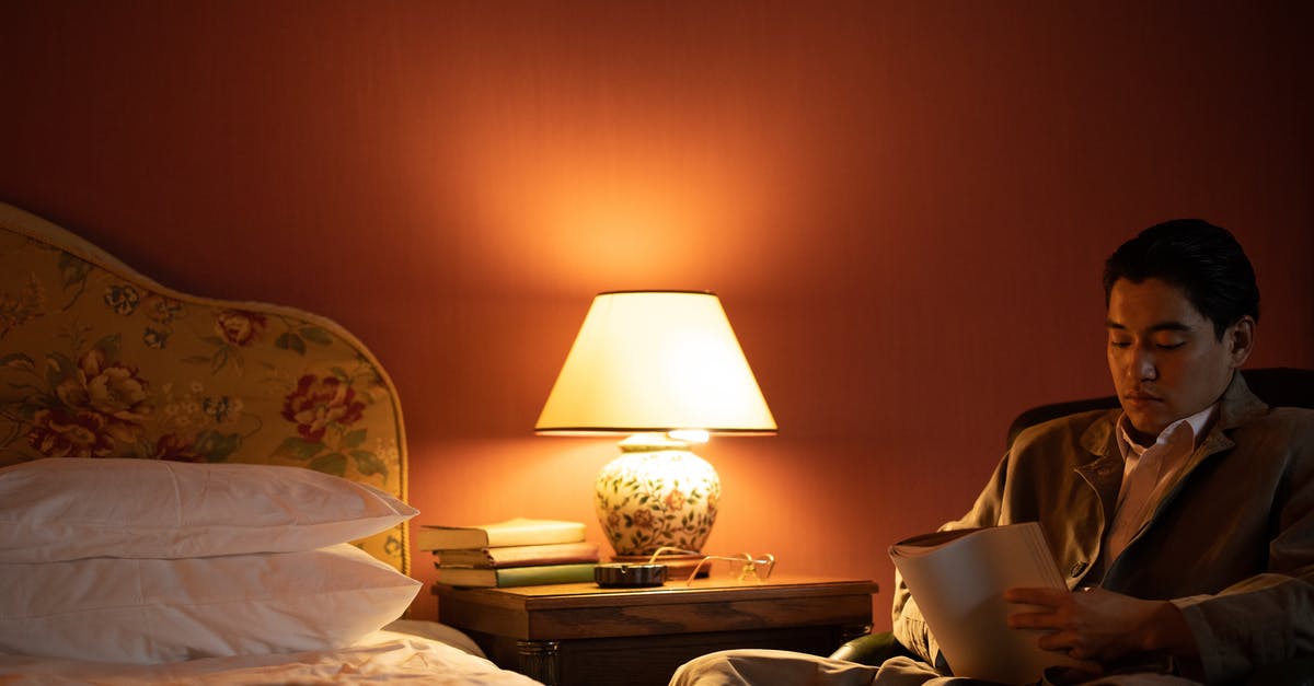 Small Mexican hotel would not take credit card to book room - Man Reading a Book